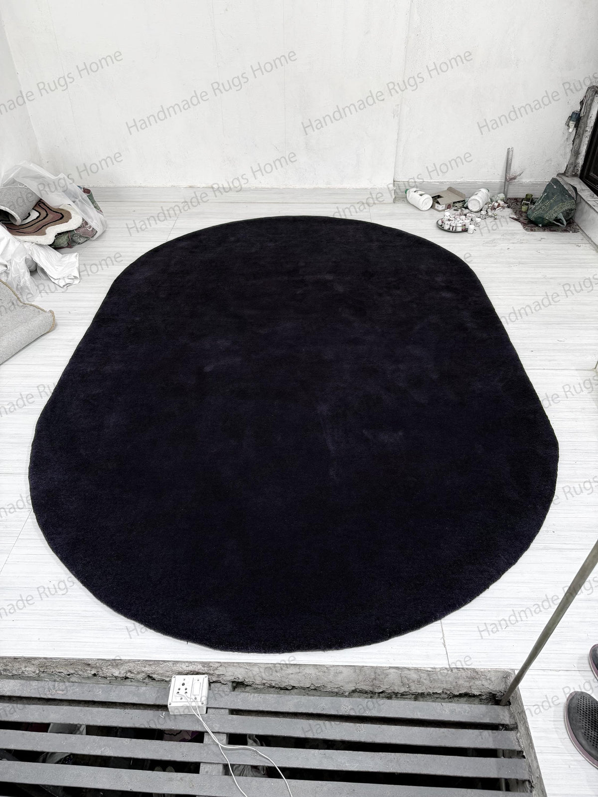 Hand Tufted Wool Oval Rug: Royal Plum Modern Carpet