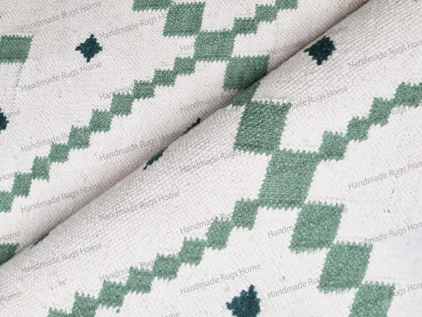 Wool Dhurrie Rug, Handwoven Lattice Flatweave, Ivory & Green Scalloped Edge