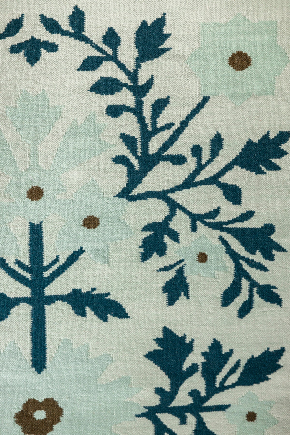 Blue & Ivory Flatweave Rug – Botanical Floral Modern Oushak Area Rug