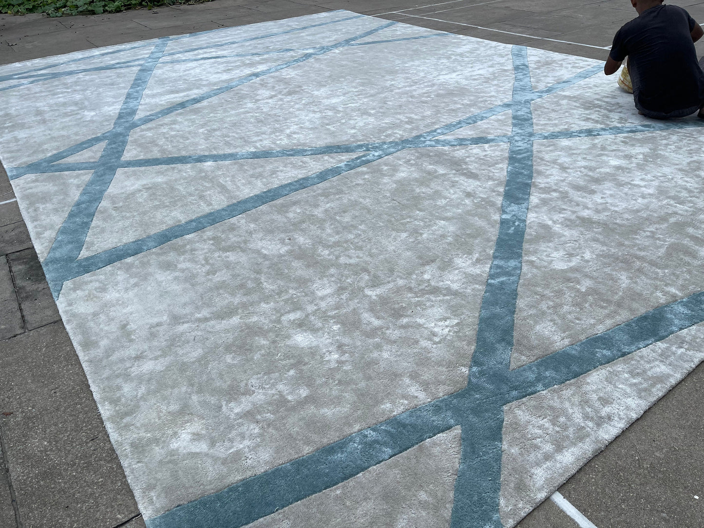 Contemporary hand-tufted rug in bold, artistic patterns for stylish homes.