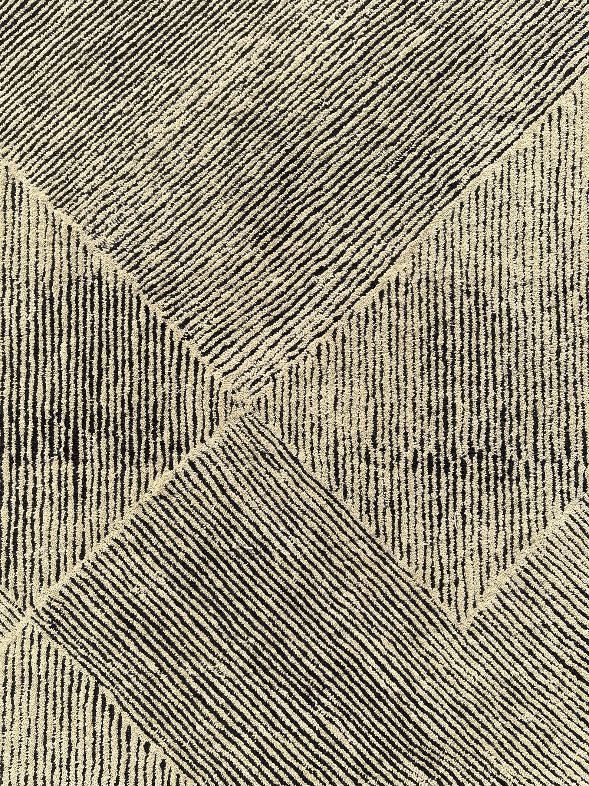 Hand-tufted colorful rug, perfect for modern and contemporary interiors.