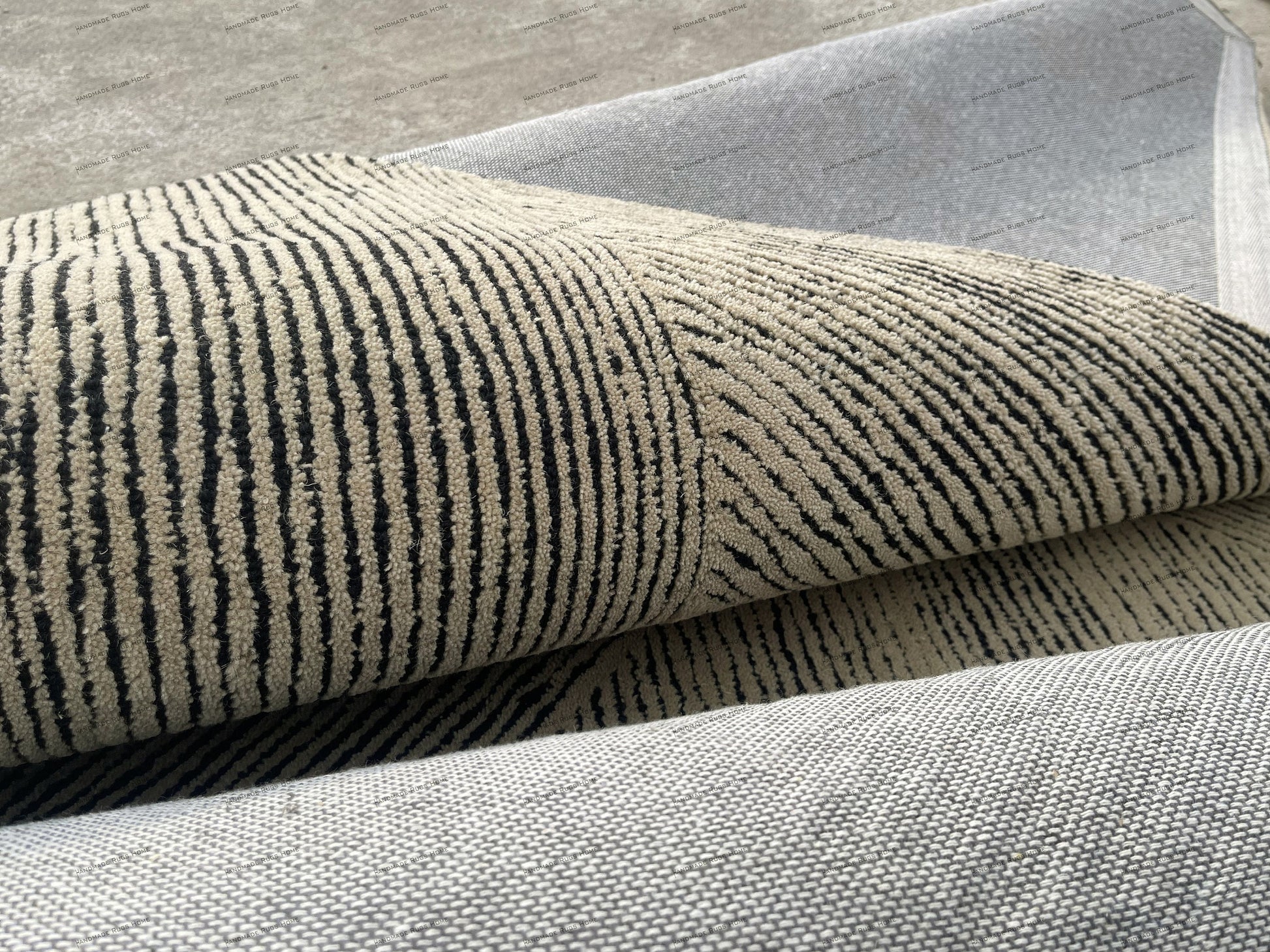Bright and lively hand-tufted rug with a mix of contrasting colors.