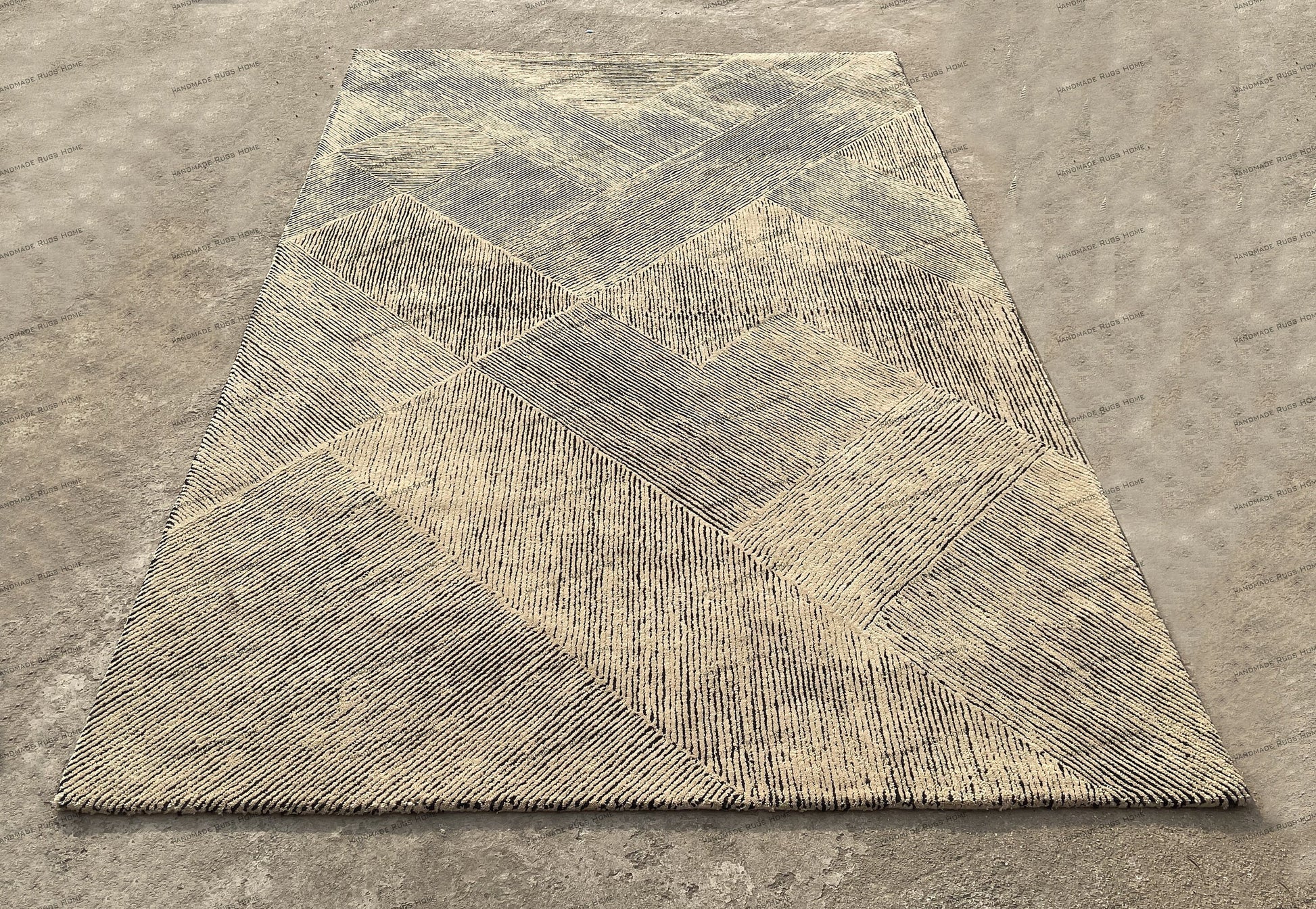 Contemporary hand-tufted rug in bold, artistic patterns for stylish homes.