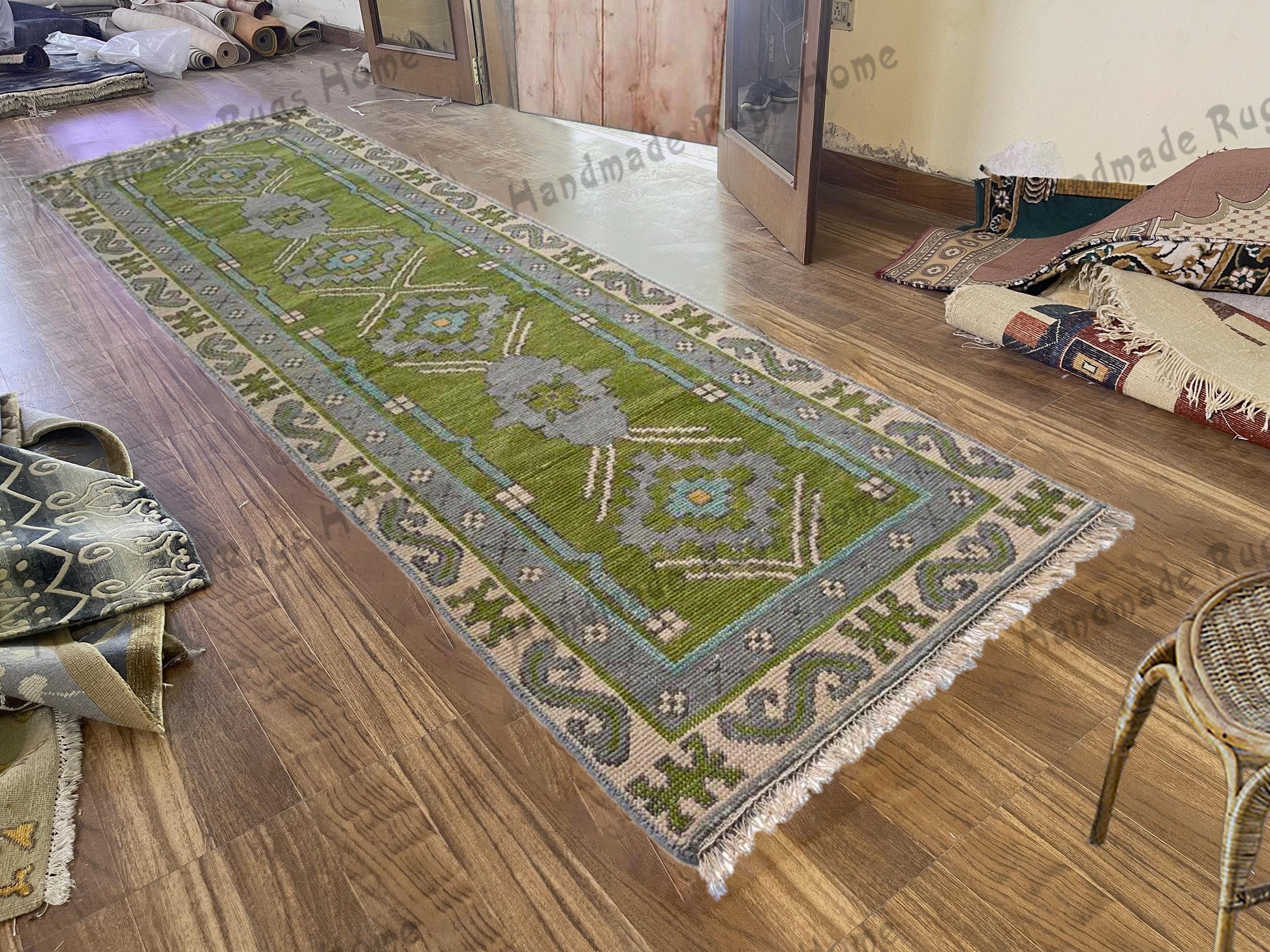 Classic Tribal Oushak Runner – Vintage-Style Handmade Rug in Green & Beige with Floral Motifs.