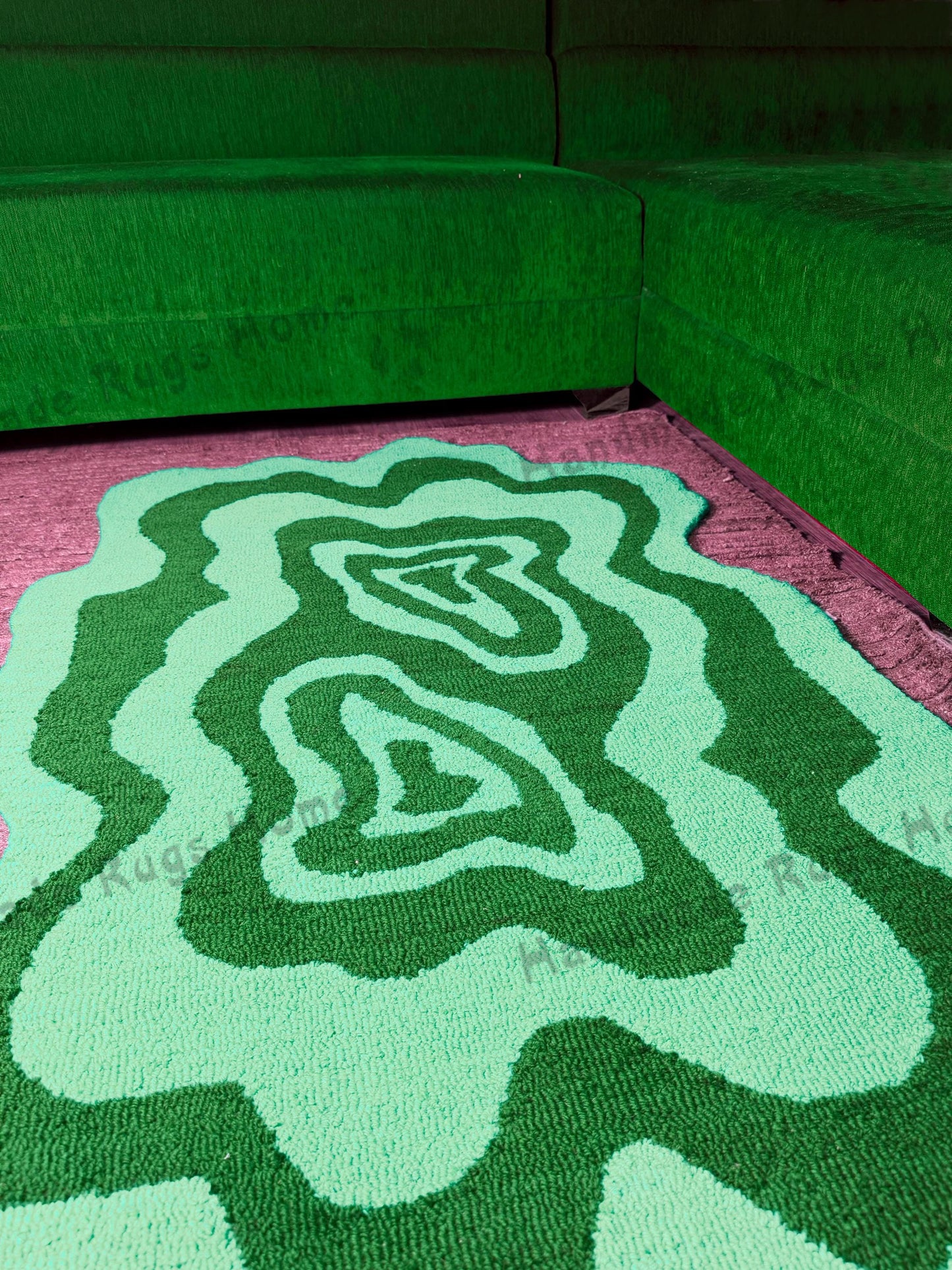 Hand-Tufted Wool Rug: Wavy Multicolor Artisan Carpet