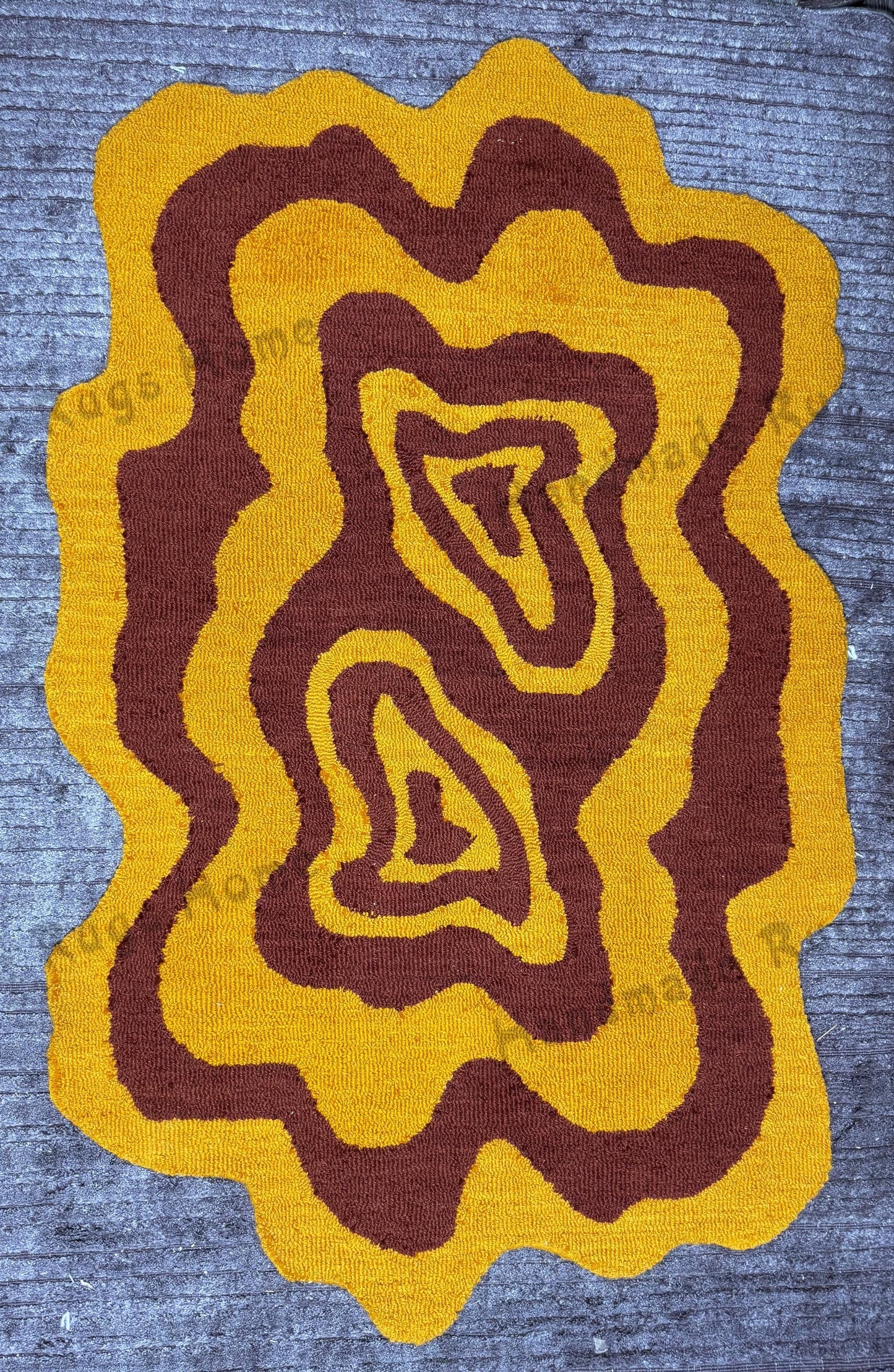 Hand-Tufted Wool Rug: Wavy Multicolor Artisan Carpet
