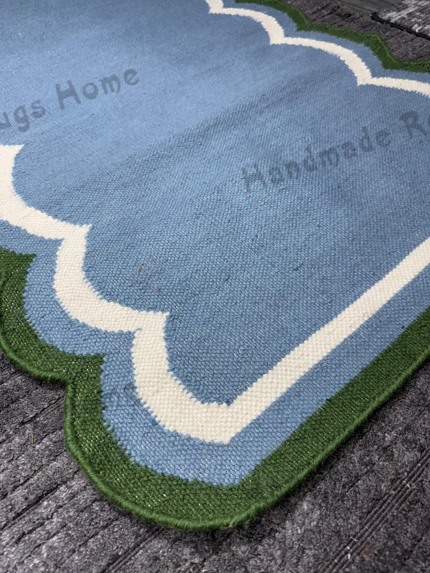 Handwoven Wool Dhurrie Rug: Calming Blue Scalloped Edge, 2.5 x 6