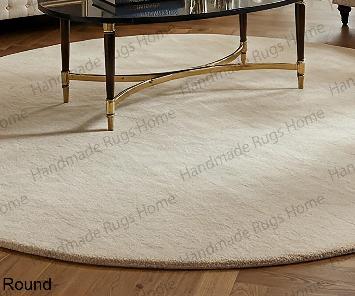 Oval rug with soft texture for living area