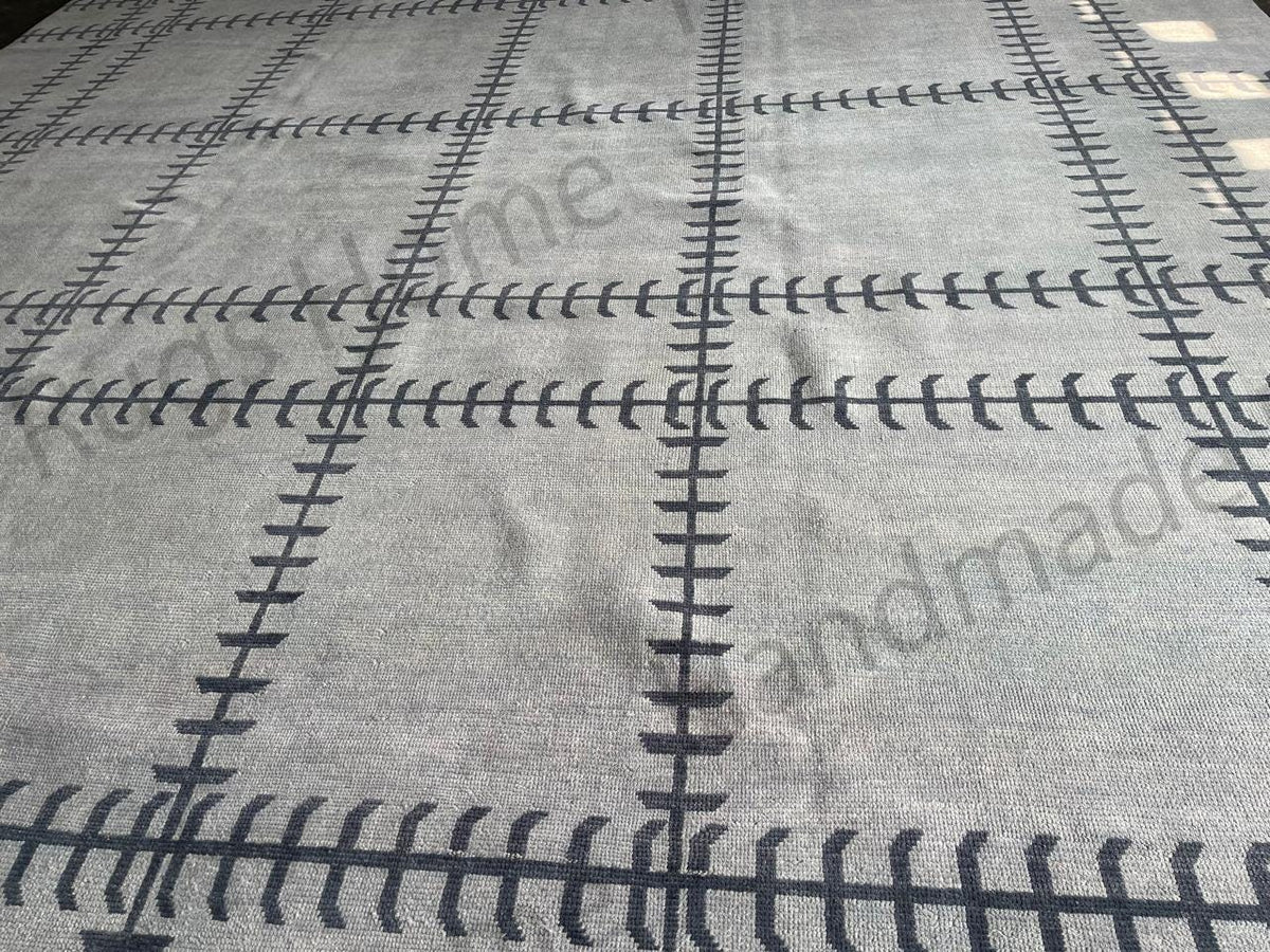 Soft and durable Turkish Oushak rug for timeless décor