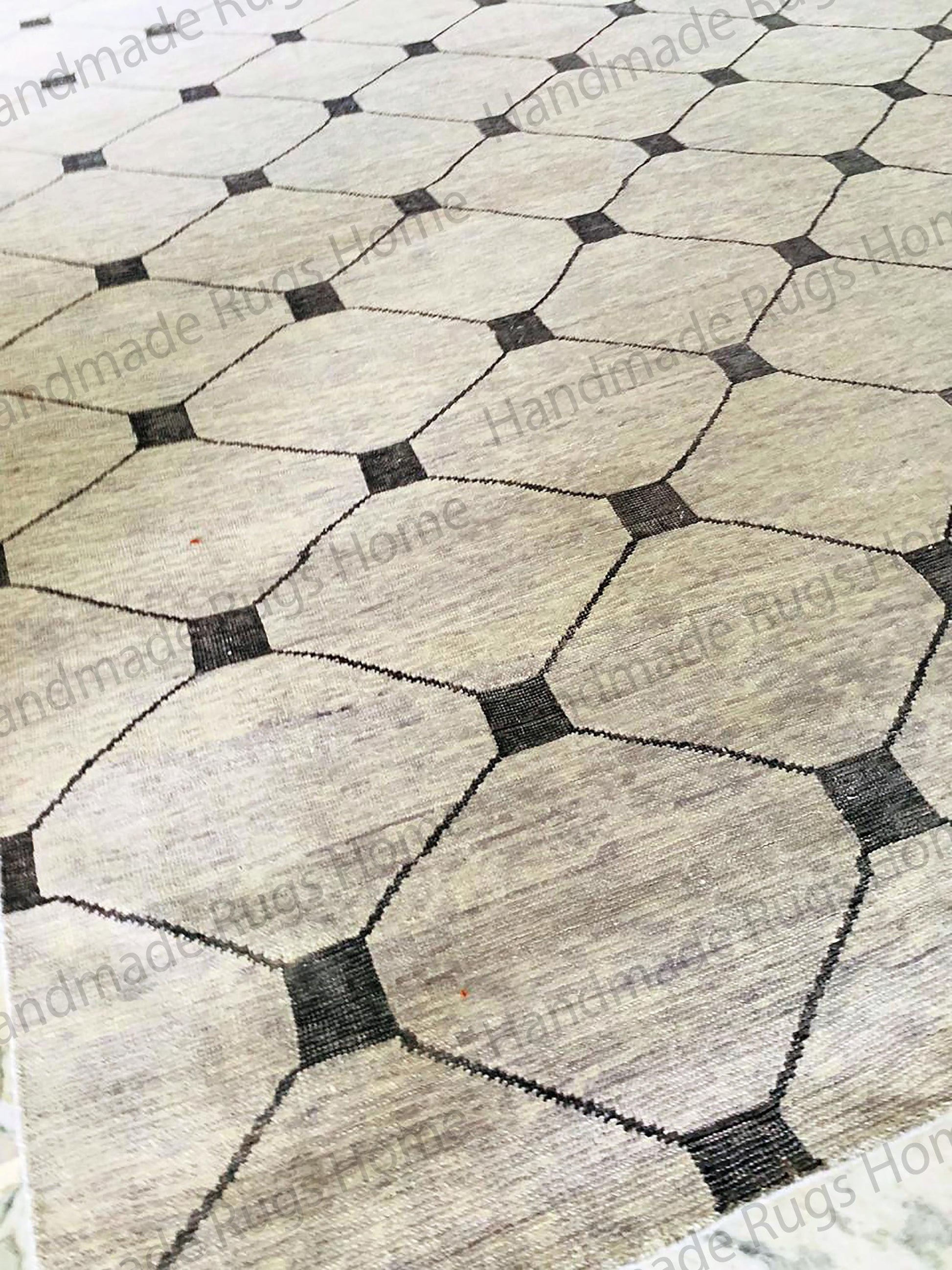 Handmade wool Oushak rug perfect for minimalist interiors