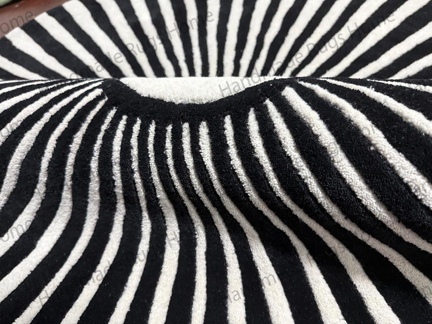 Round Rug: Hand-Tufted Wool (6x6 Feet, Neutral Tones)
