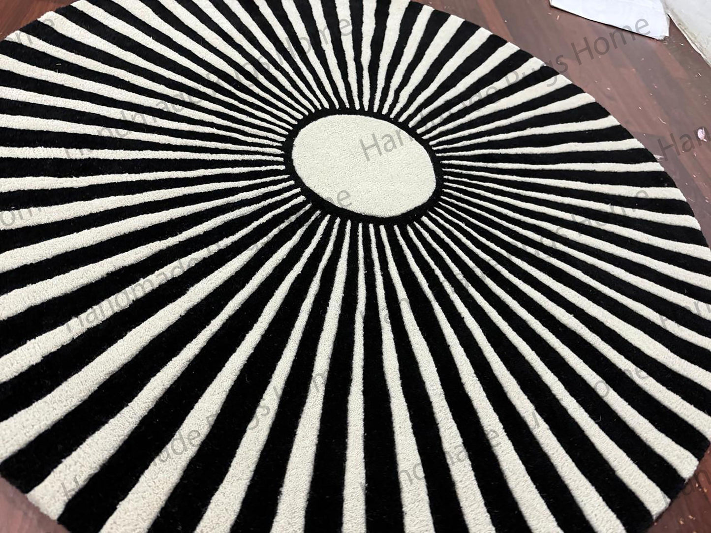 Round Rug: Hand-Tufted Wool (6x6 Feet, Neutral Tones)