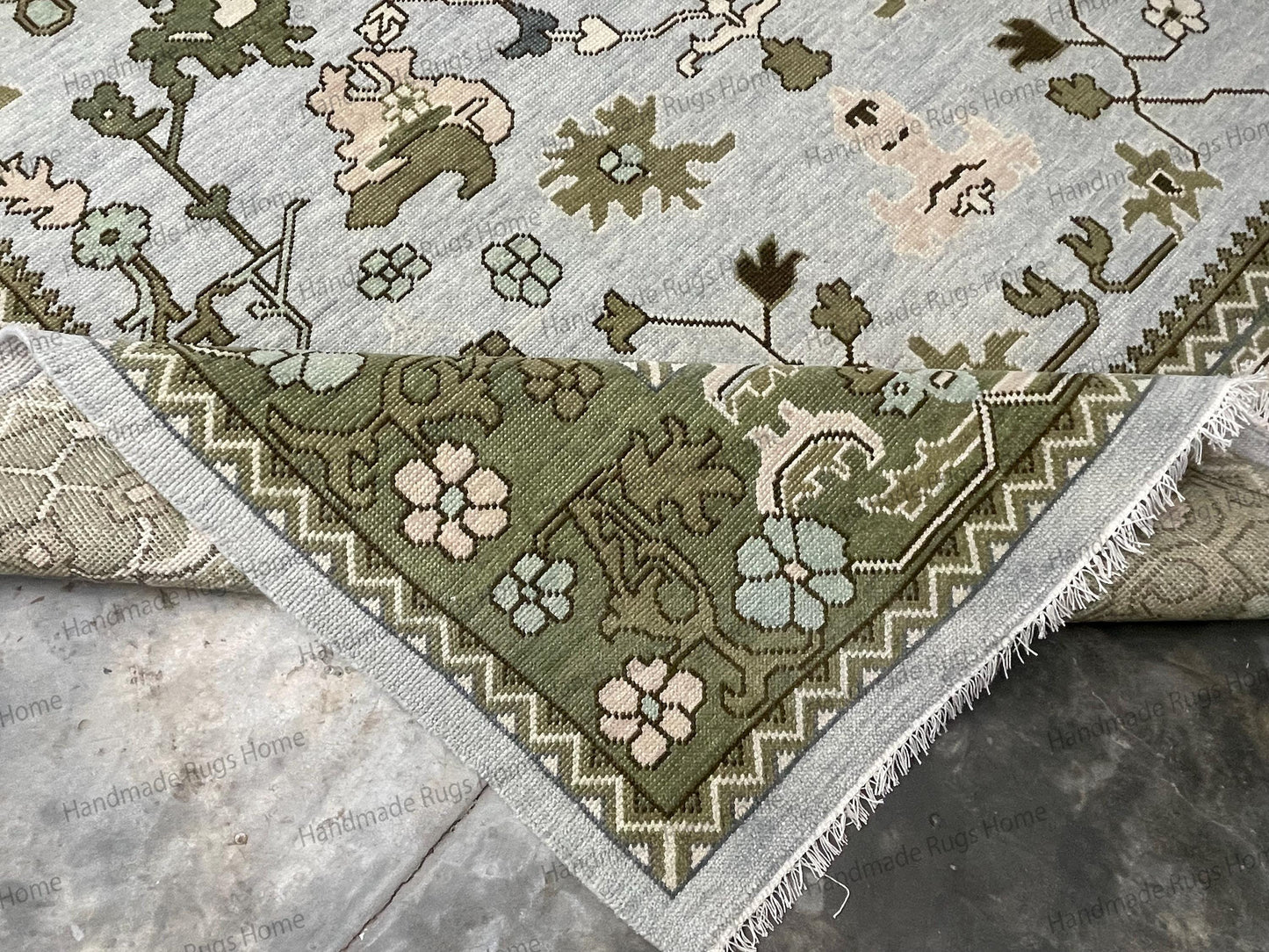 Hand Knotted Oushak Rug: Vintage Transitional Style