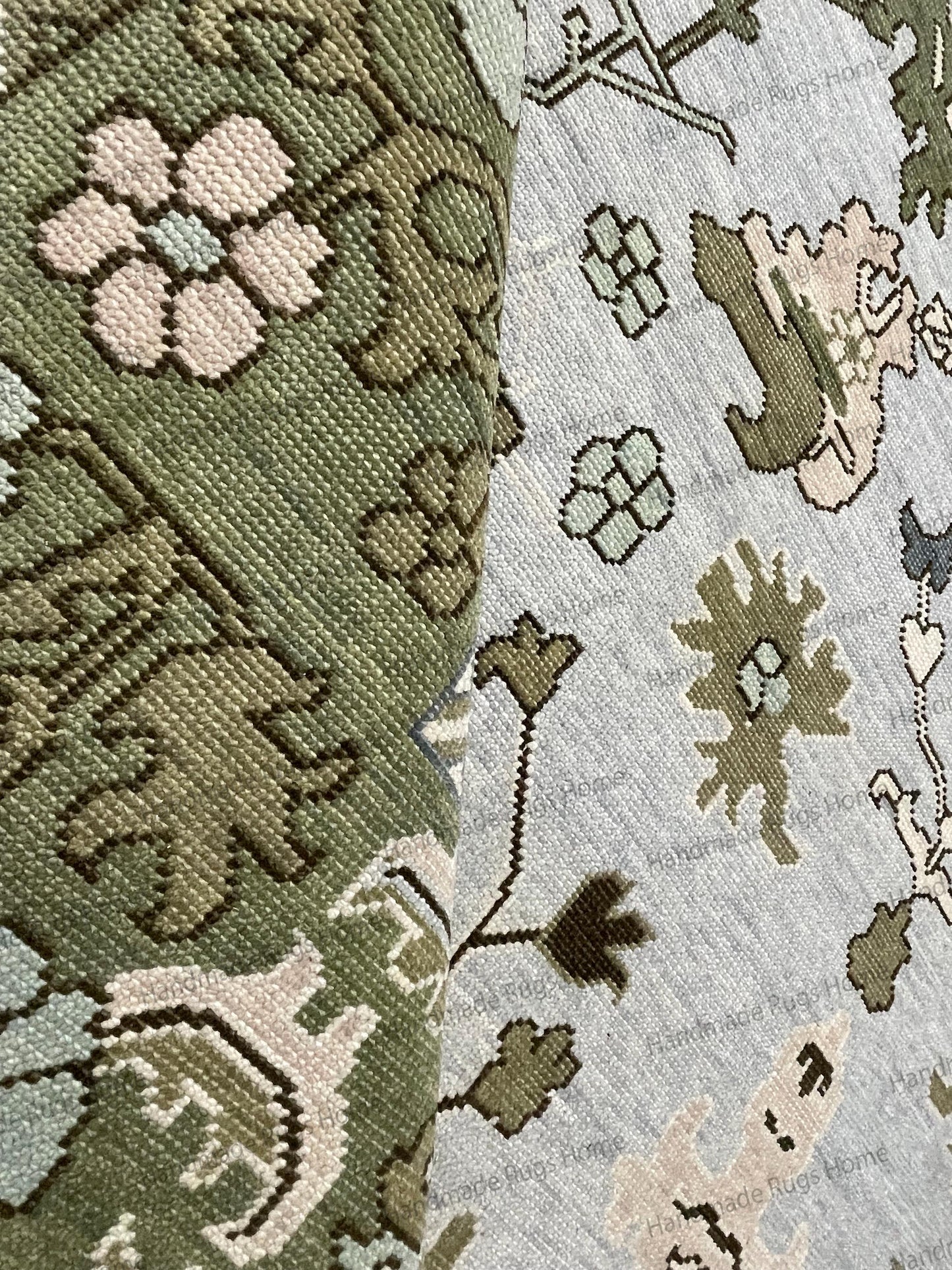 Hand Knotted Oushak Rug: Vintage Transitional Style