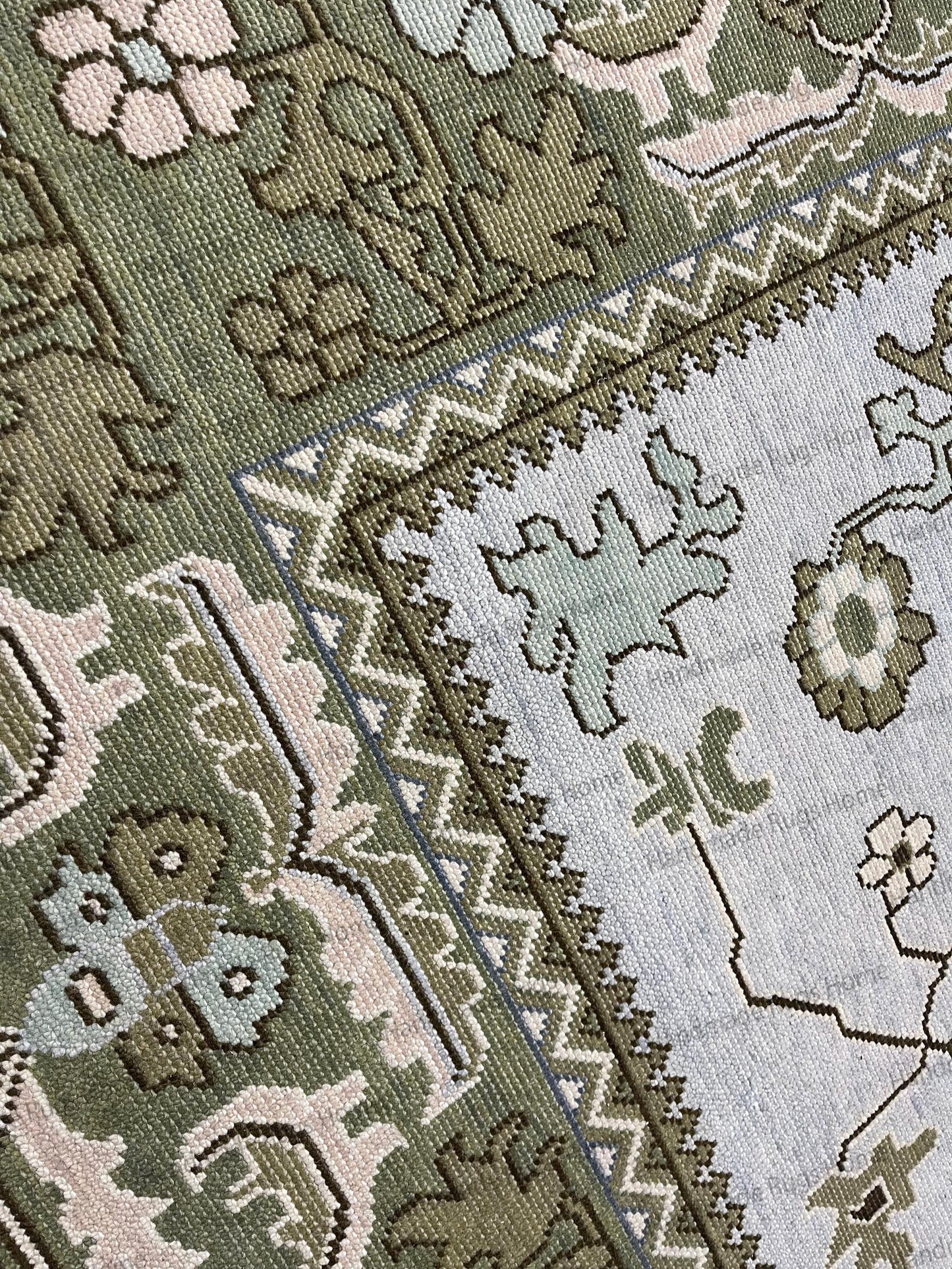 Hand Knotted Oushak Rug: Vintage Transitional Style