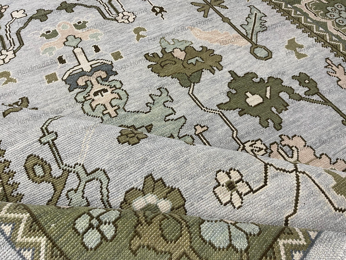 Hand Knotted Oushak Rug: Vintage Transitional Style
