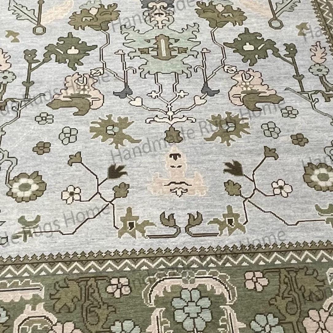Hand Knotted Oushak Rug: Vintage Transitional Style