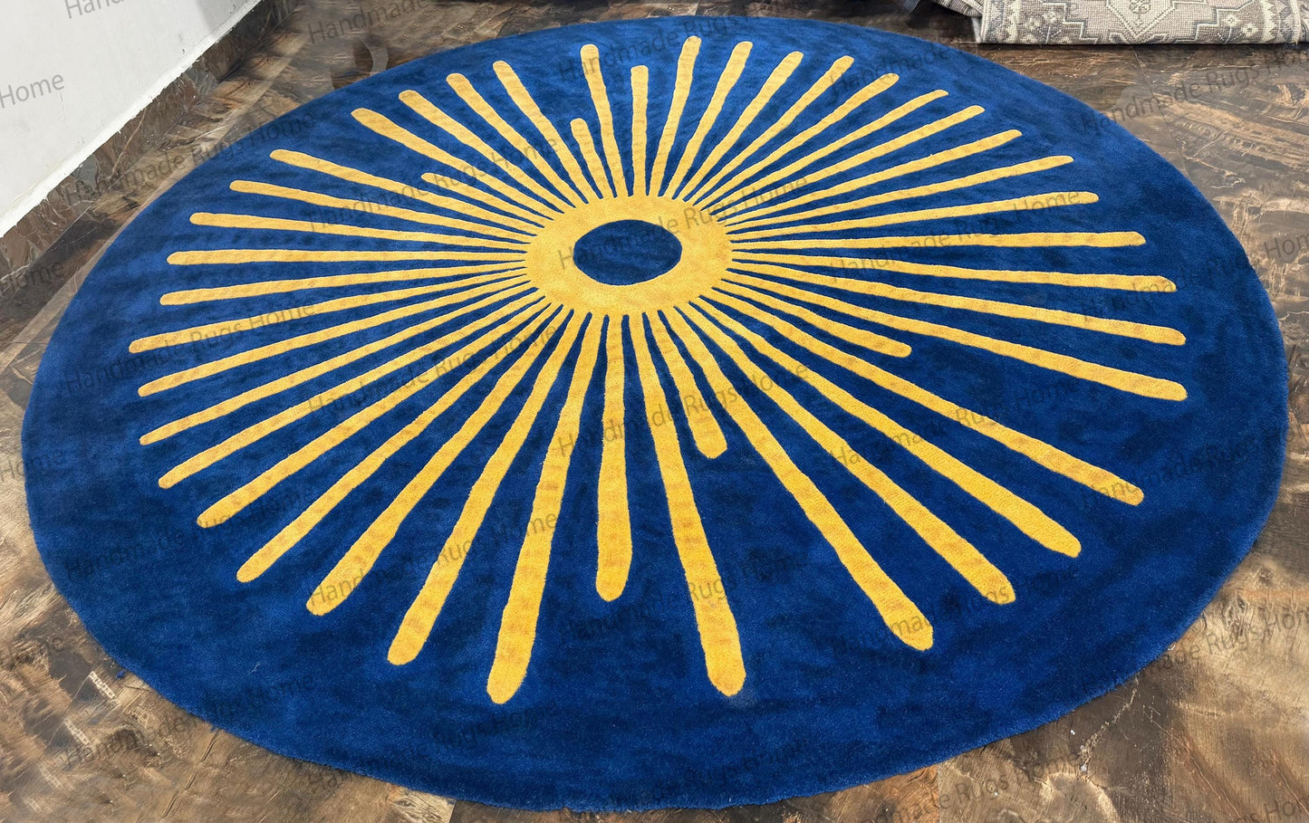 Royal Sunburst Round Hand-Tufted Wool Rug in Navy Blue and Golden Yellow