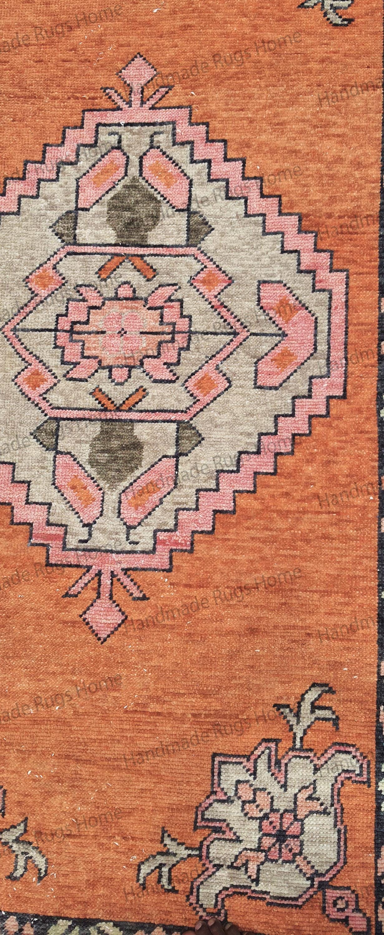 Hand-Knotted Wool Oushak Rug: 5x8 Vintage Turkish Floral Medallion