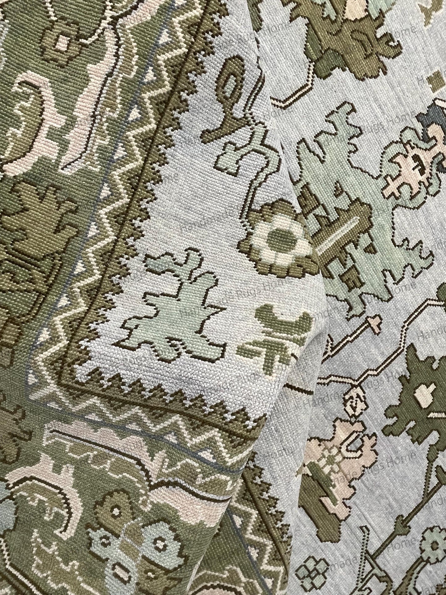 Hand Knotted Oushak Rug: Vintage Transitional Style