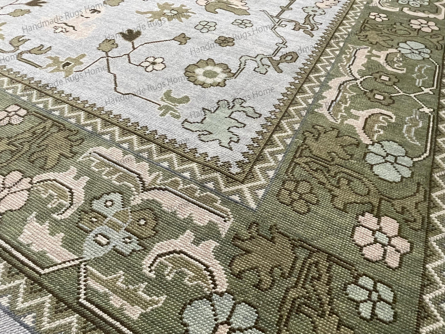 Hand Knotted Oushak Rug: Vintage Transitional Style