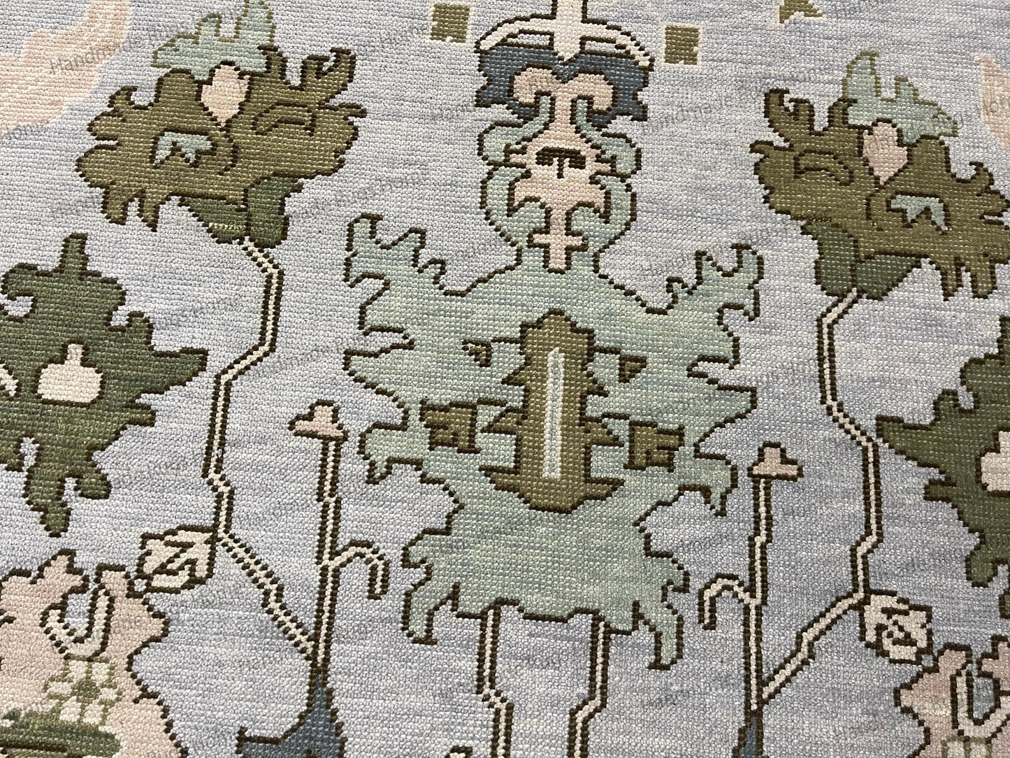 Hand Knotted Oushak Rug: Vintage Transitional Style