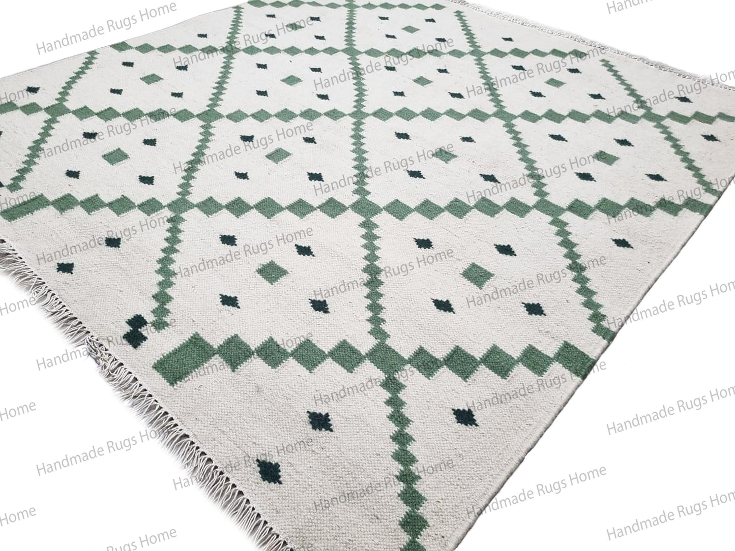 Wool Dhurrie Rug, Handwoven Lattice Flatweave, Ivory & Green Scalloped Edge