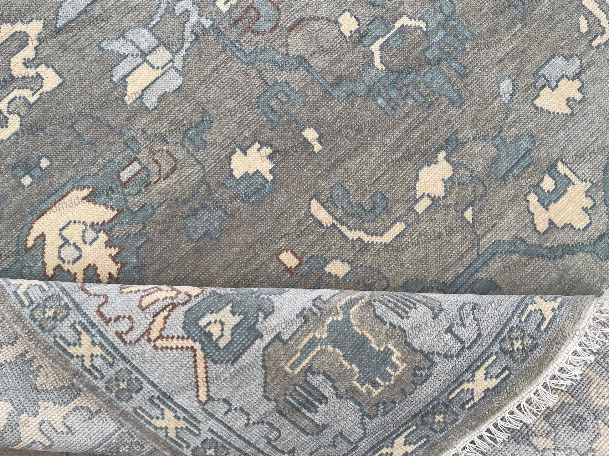 Modern classic wool carpet for living room décor