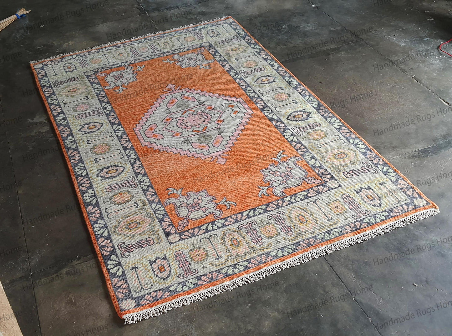 Hand-Knotted Wool Oushak Rug: 5x8 Vintage Turkish Floral Medallion