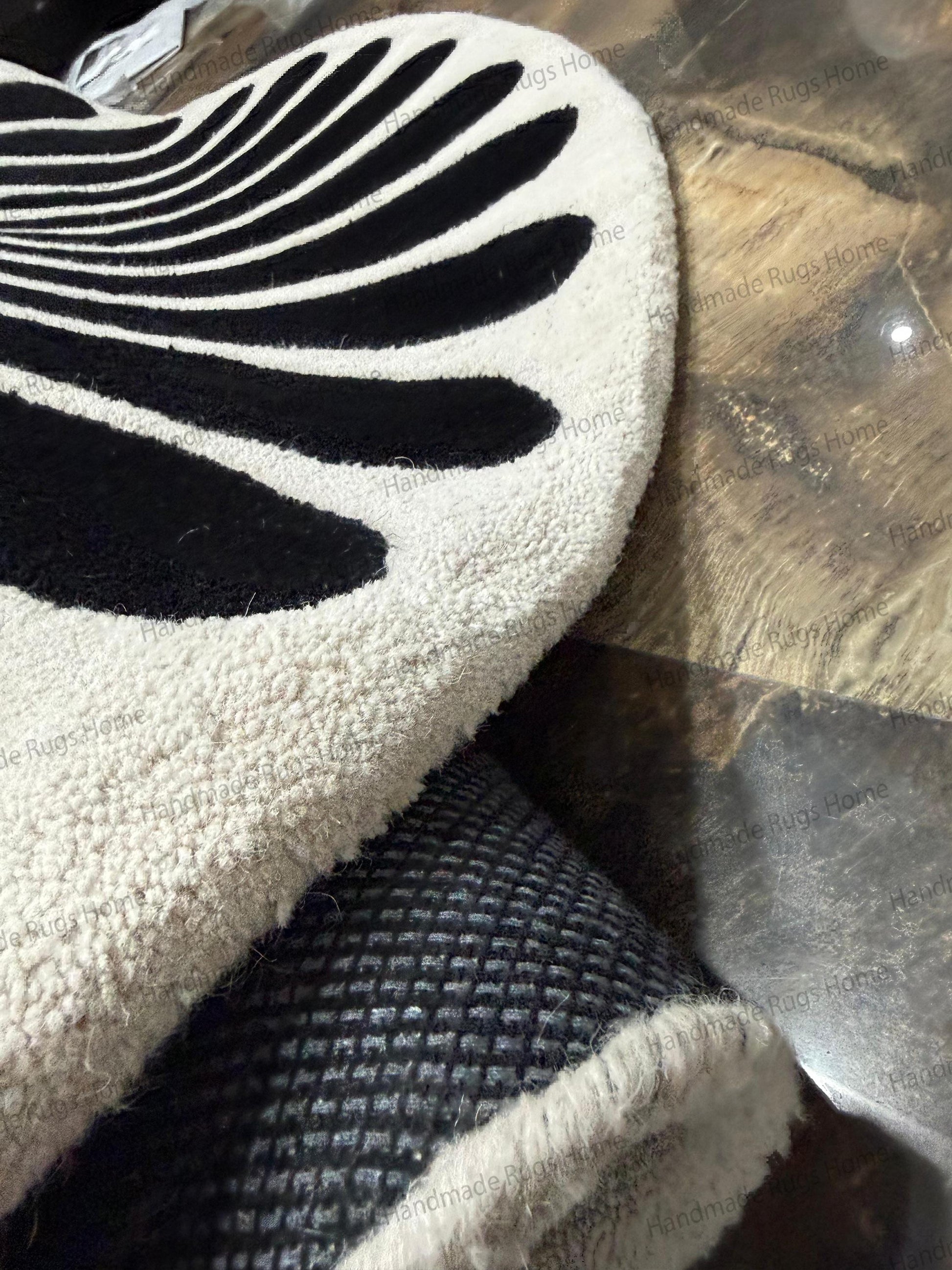 Premium home decor aesthetic black and cream flooring,

Durable heavy traffic rug with canvas backing,

Artistic optical illusion rug for modern styling,

Statement piece carpet for luxury apartment decor.