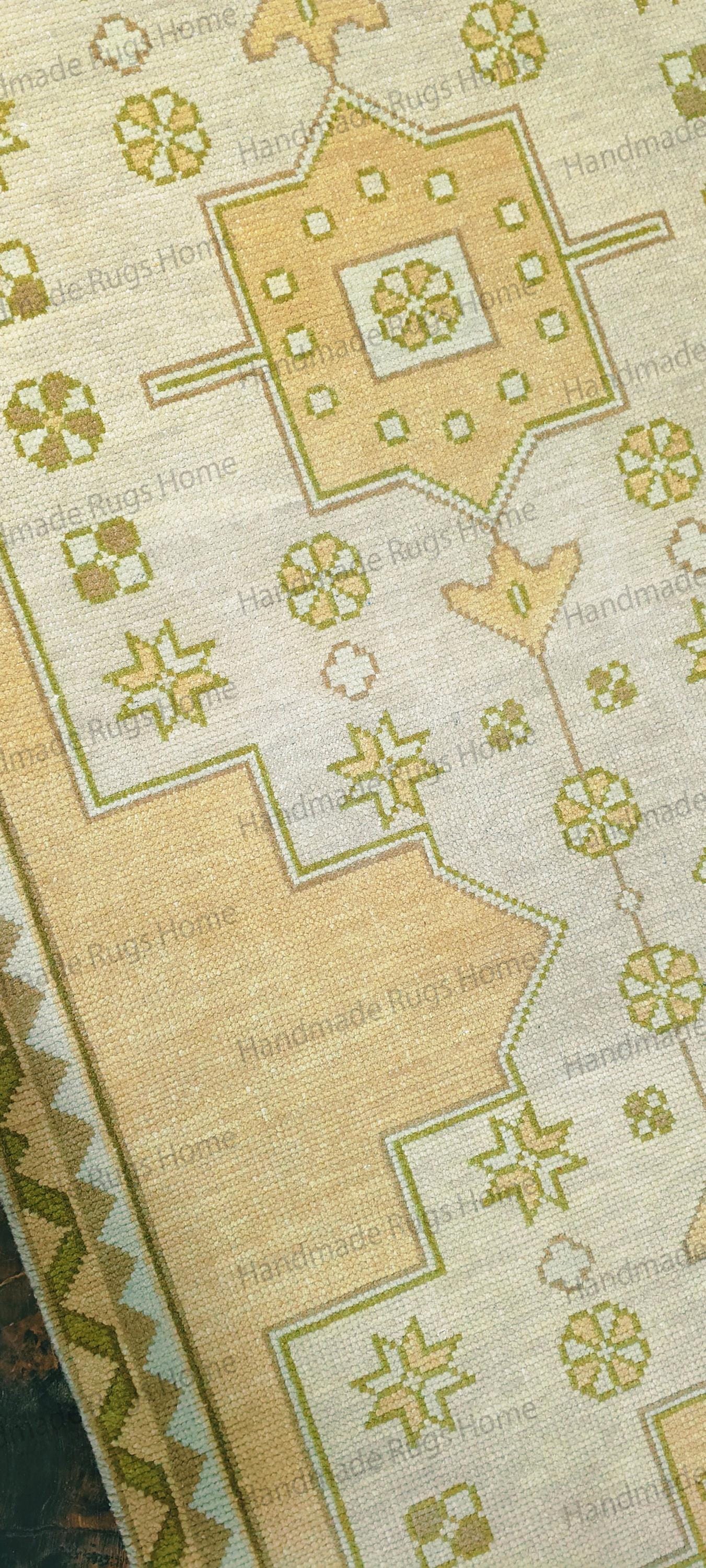 Runner Handmade Wool Oushak Rug: Floral Design, 2.5 x 8