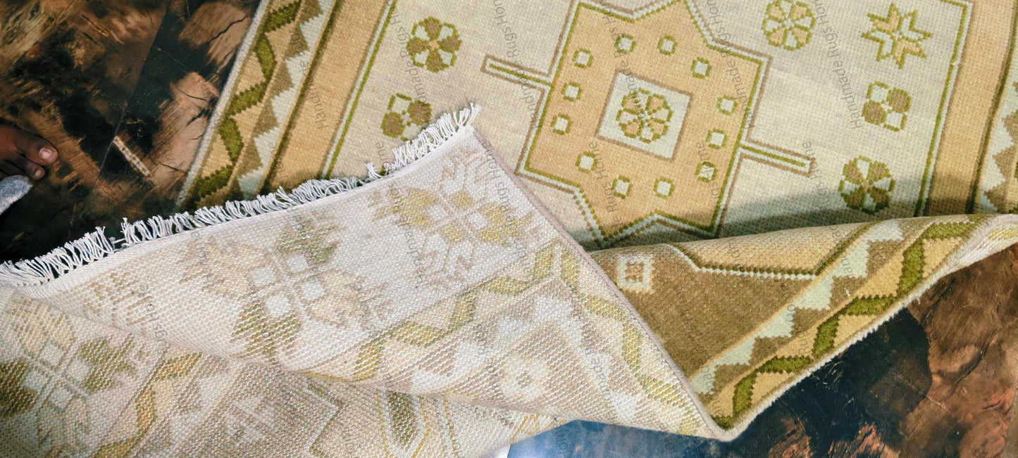Runner Handmade Wool Oushak Rug: Floral Design, 2.5 x 8
