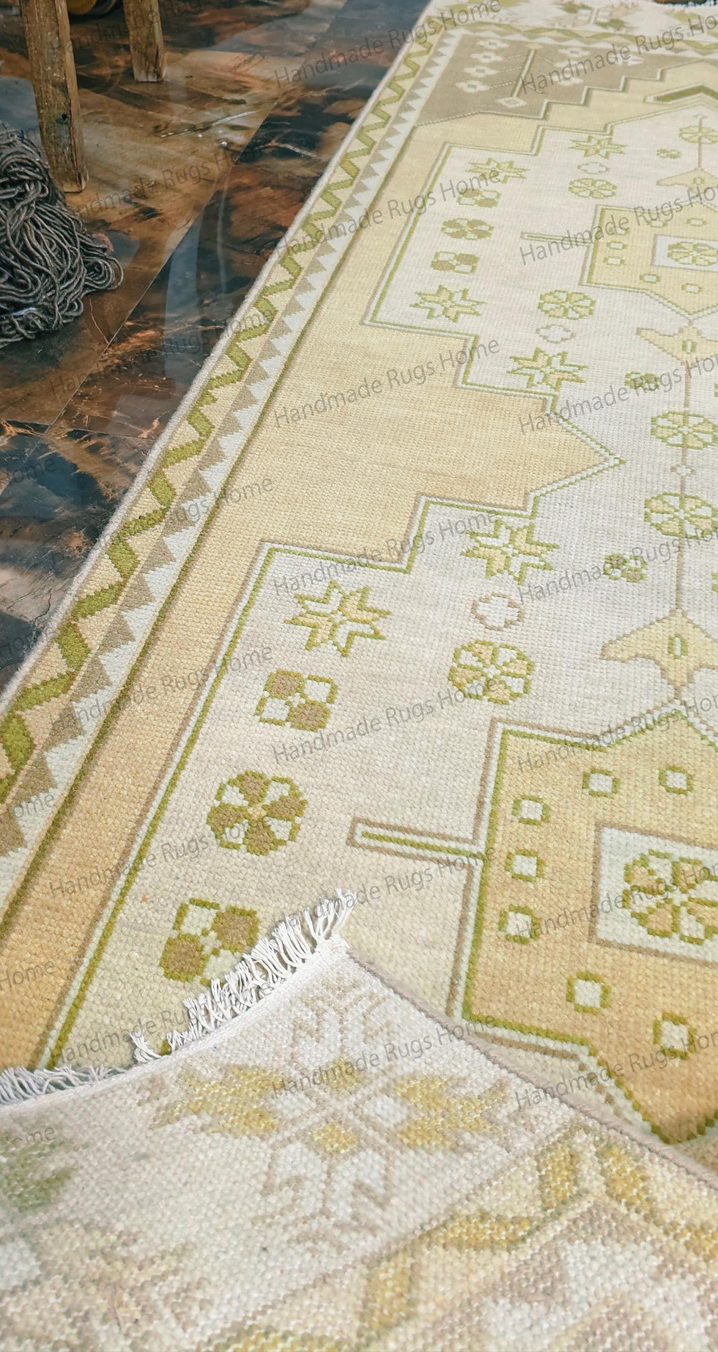 Runner Handmade Wool Oushak Rug: Floral Design, 2.5 x 8